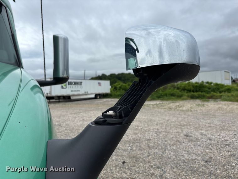 image for item ER3053 2022 International LT625 semi truck