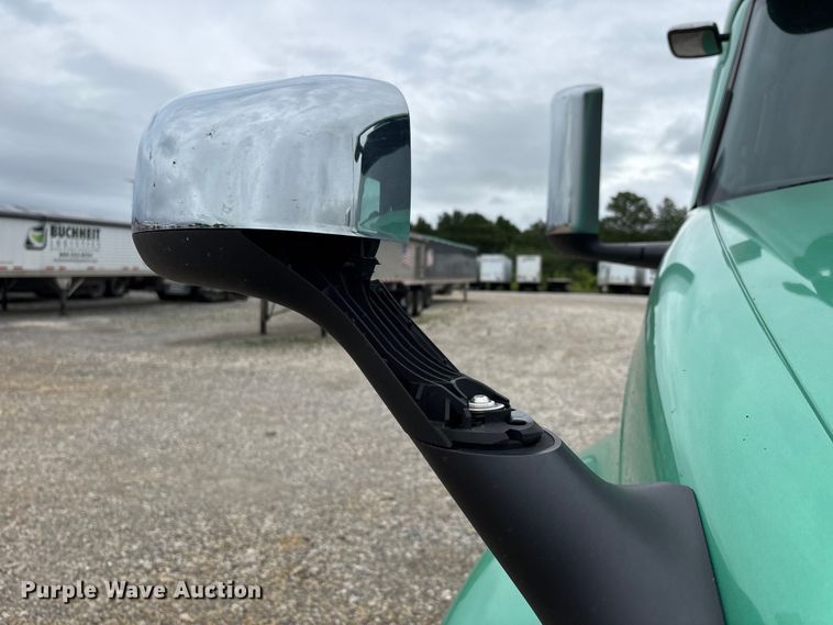 image for item ER3053 2022 International LT625 semi truck