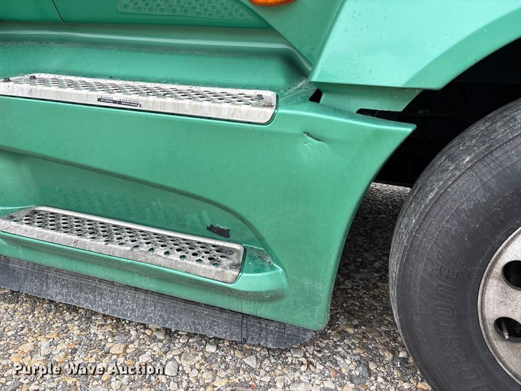 image for item ER3053 2022 International LT625 semi truck