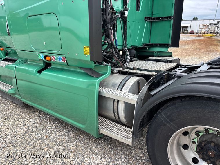 image for item ER3053 2022 International LT625 semi truck