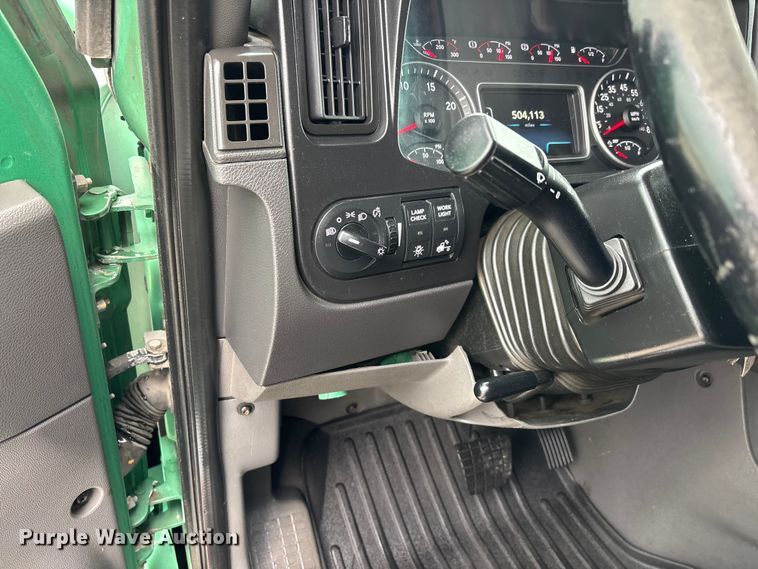 image for item ER3053 2022 International LT625 semi truck