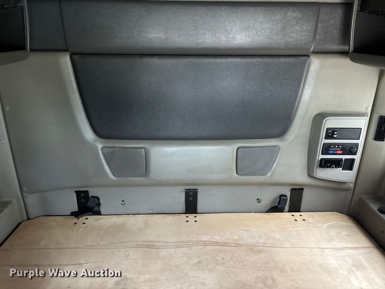 image for item ER3053 2022 International LT625 semi truck