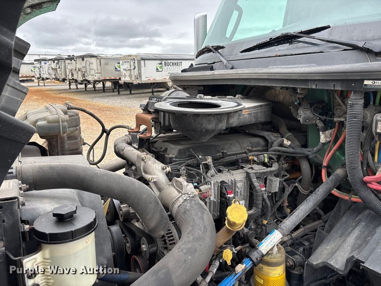 image for item ER3053 2022 International LT625 semi truck