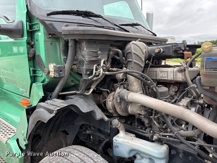 image for item ER3053 2022 International LT625 semi truck