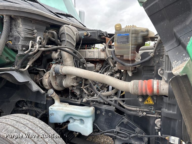 image for item ER3053 2022 International LT625 semi truck