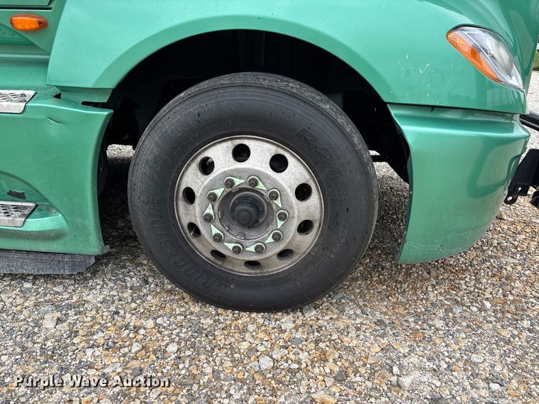 image for item ER3053 2022 International LT625 semi truck