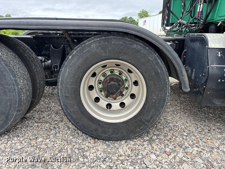 image for item ER3053 2022 International LT625 semi truck