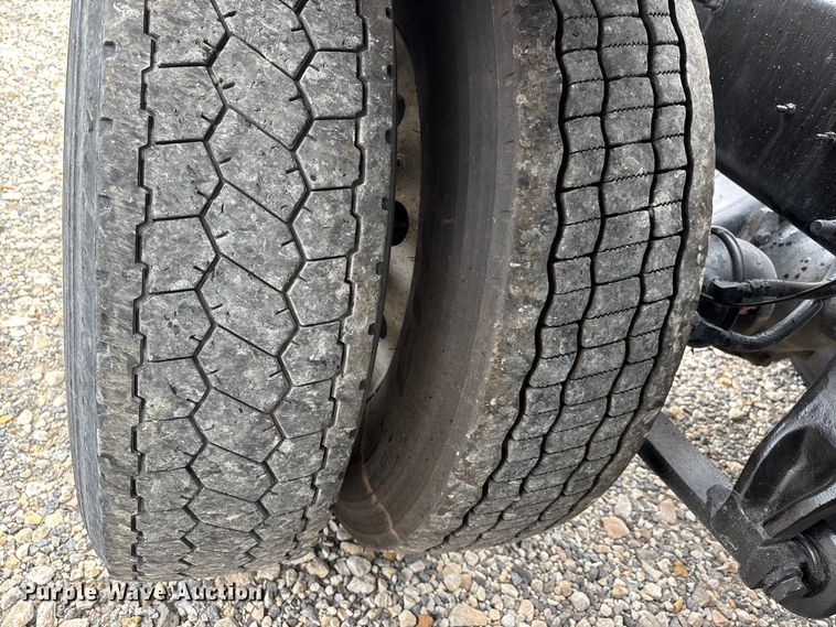 image for item ER3053 2022 International LT625 semi truck