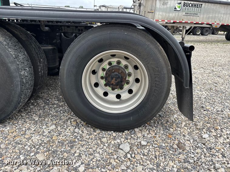 image for item ER3053 2022 International LT625 semi truck