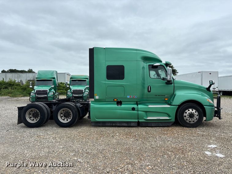 image for item ER3055 2022 International LT625 semi truck