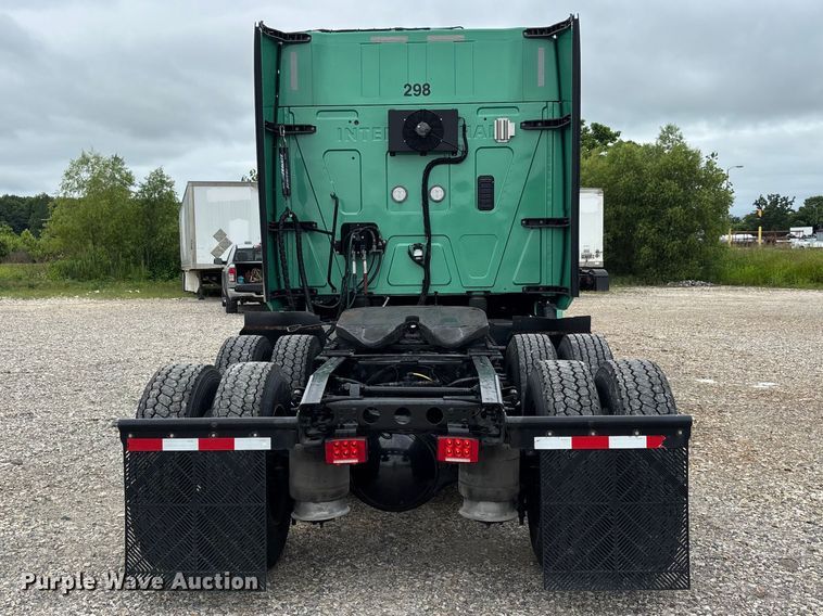 image for item ER3055 2022 International LT625 semi truck