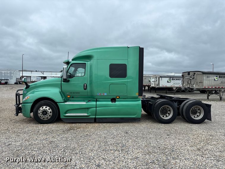 image for item ER3055 2022 International LT625 semi truck
