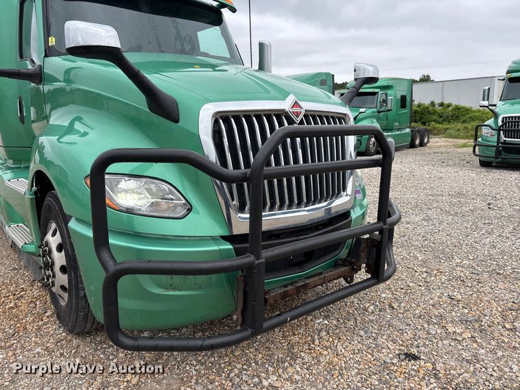 image for item ER3055 2022 International LT625 semi truck