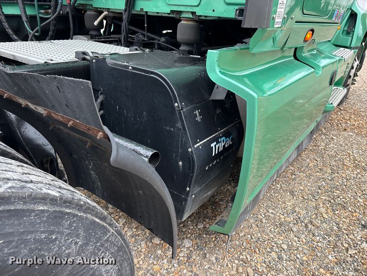 image for item ER3055 2022 International LT625 semi truck