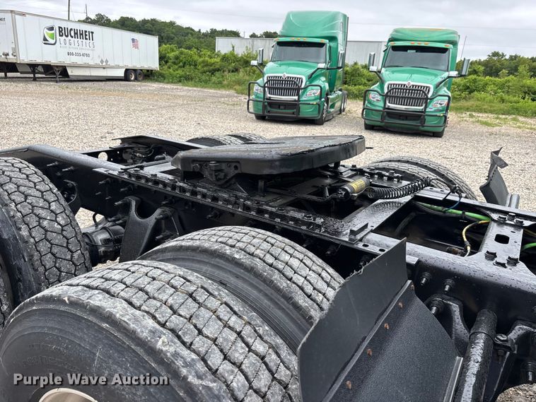 image for item ER3055 2022 International LT625 semi truck