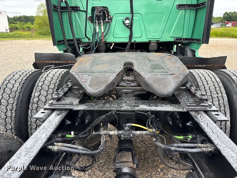 image for item ER3055 2022 International LT625 semi truck