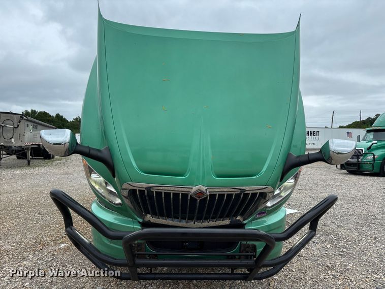 image for item ER3055 2022 International LT625 semi truck