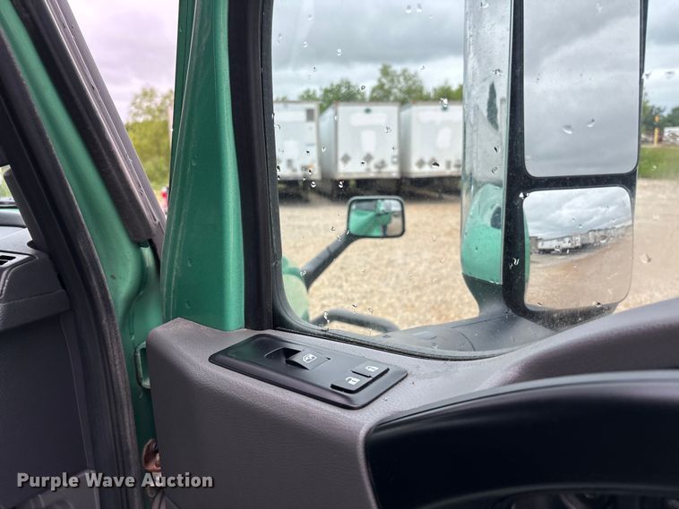 image for item ER3055 2022 International LT625 semi truck