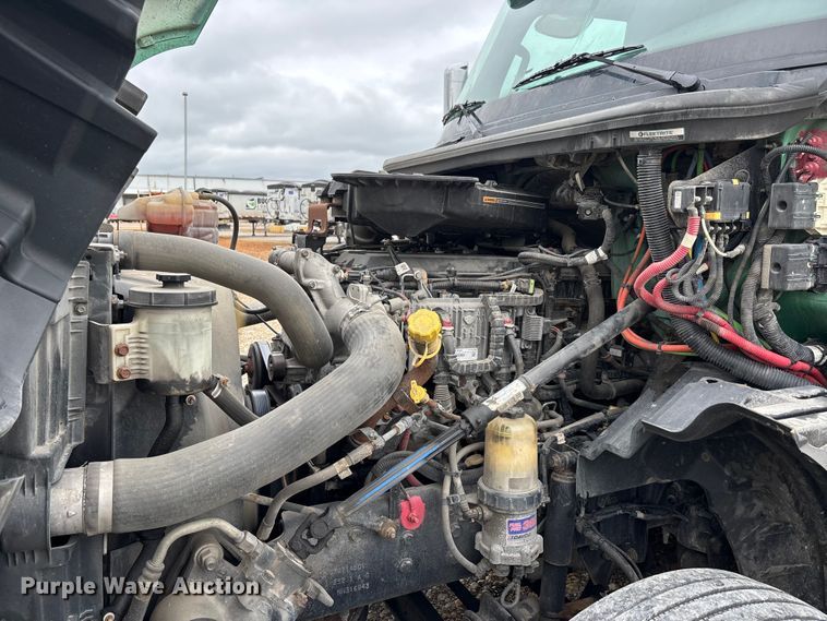 image for item ER3055 2022 International LT625 semi truck