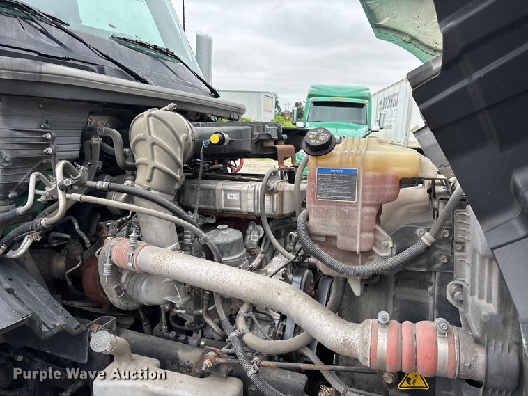 image for item ER3055 2022 International LT625 semi truck