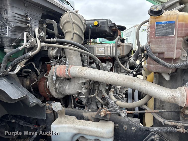 image for item ER3055 2022 International LT625 semi truck