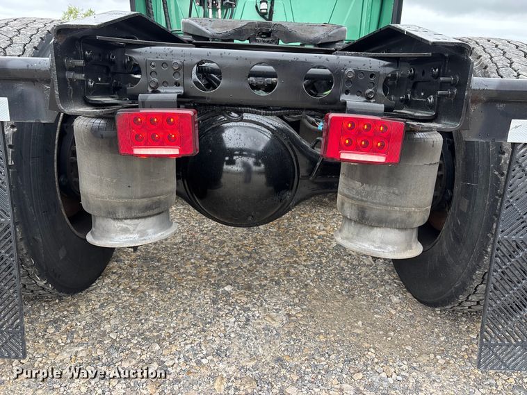 image for item ER3055 2022 International LT625 semi truck