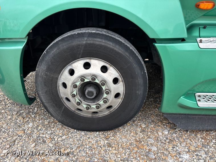 image for item ER3055 2022 International LT625 semi truck