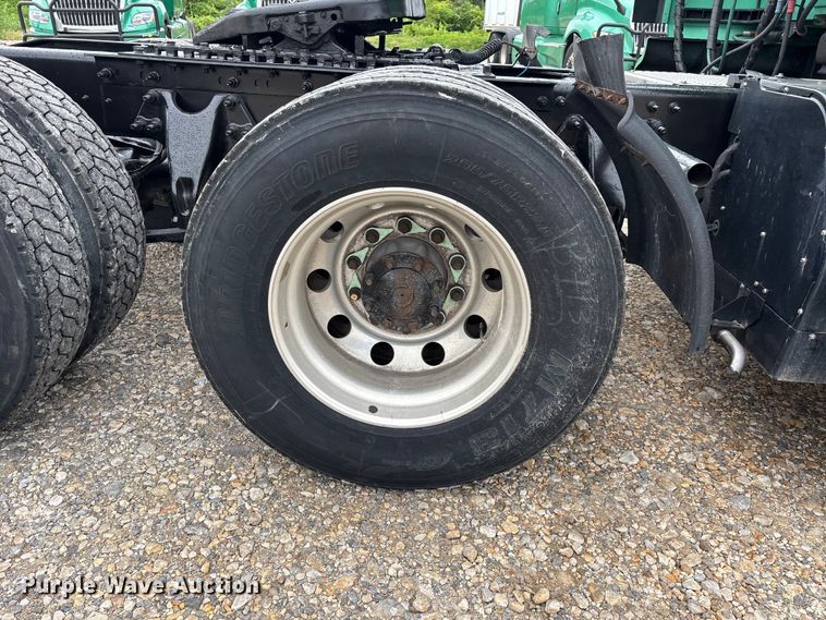 image for item ER3055 2022 International LT625 semi truck
