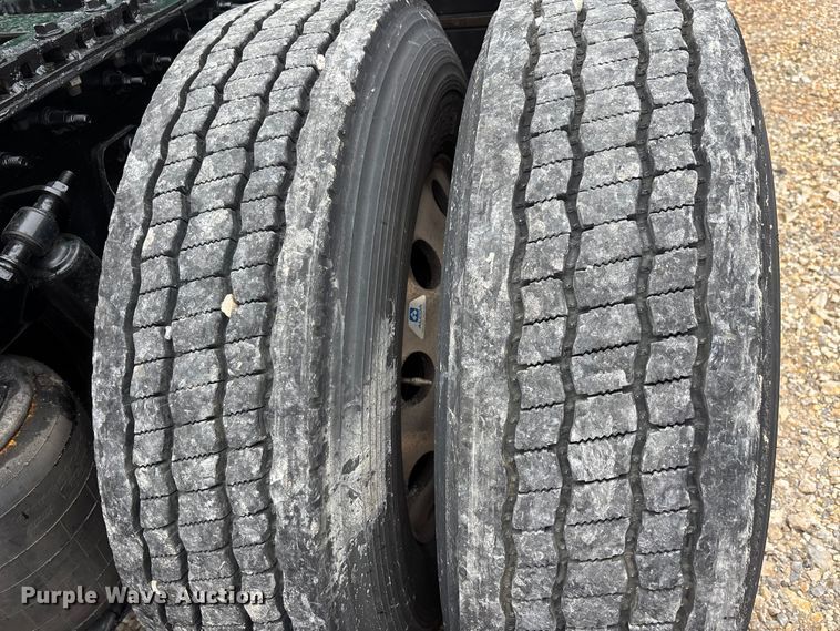 image for item ER3055 2022 International LT625 semi truck