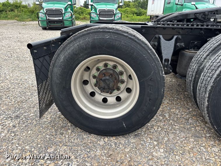 image for item ER3055 2022 International LT625 semi truck
