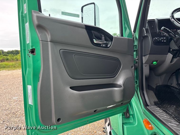 image for item ER3056 2024 International LT625 semi truck