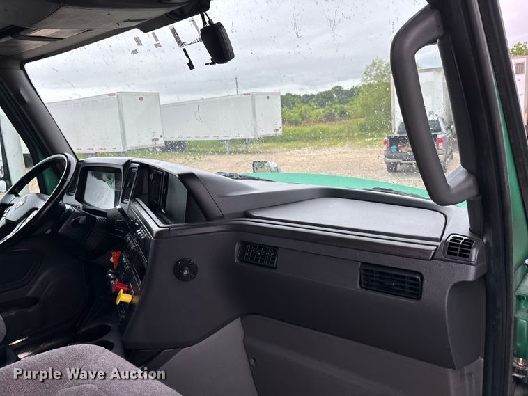 image for item ER3056 2024 International LT625 semi truck