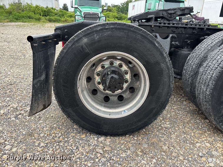 image for item ER3056 2024 International LT625 semi truck