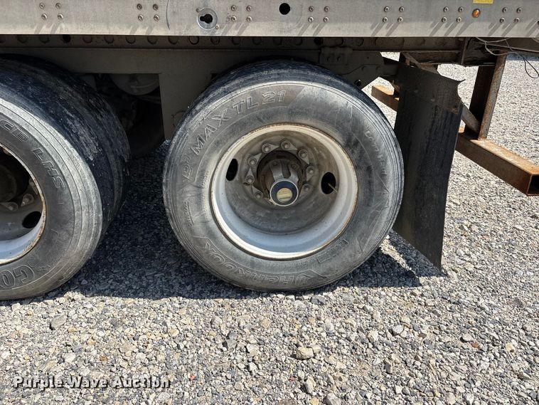 image for item ER3089 2011 Wabash dry van trailer