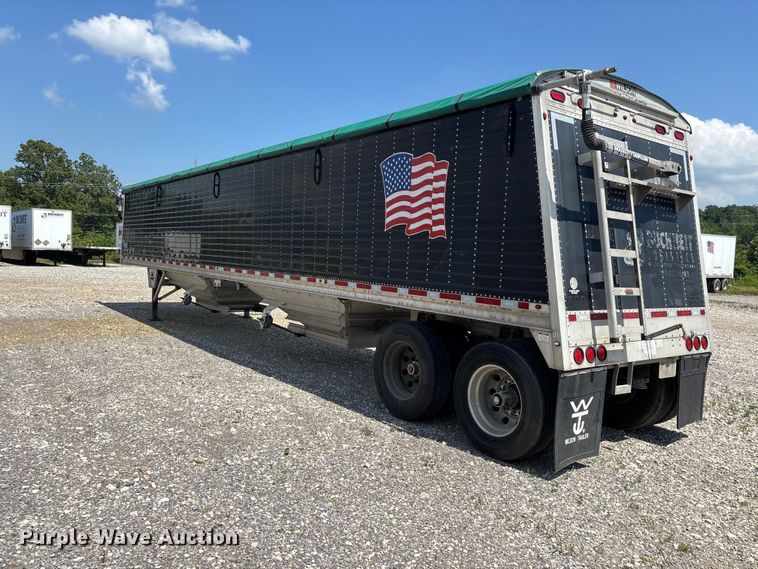 image for item ER3090 2020 Wilson DWH-650CB grain trailer