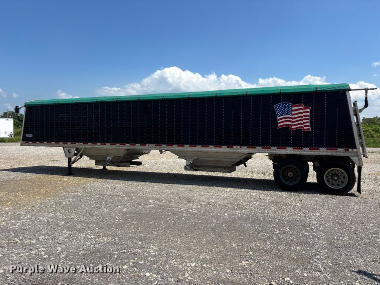 image for item ER3090 2020 Wilson DWH-650CB grain trailer