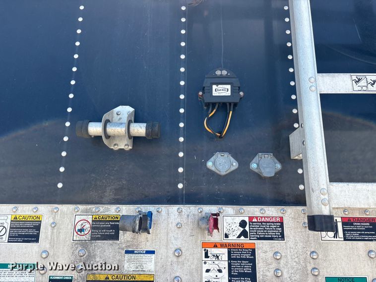 image for item ER3090 2020 Wilson DWH-650CB grain trailer