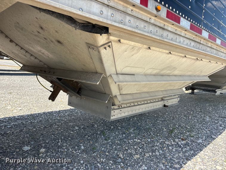 image for item ER3090 2020 Wilson DWH-650CB grain trailer