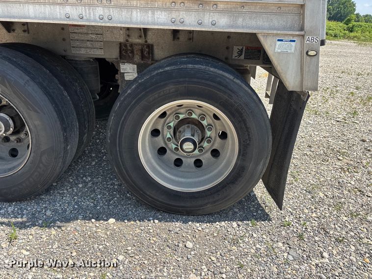 image for item ER3090 2020 Wilson DWH-650CB grain trailer