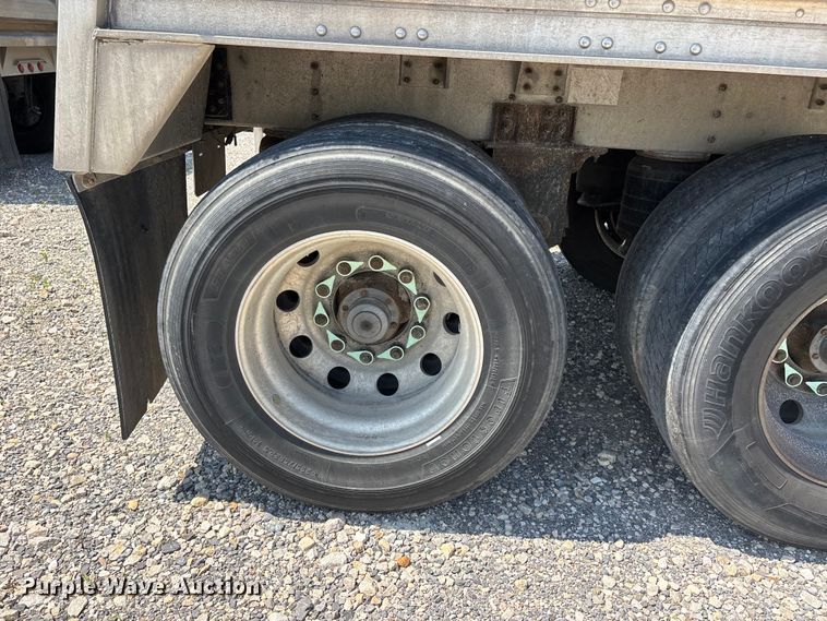 image for item ER3090 2020 Wilson DWH-650CB grain trailer