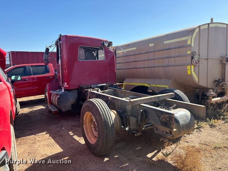 image for item ER7668 2016 Kenworth T270 truck cab and chassis