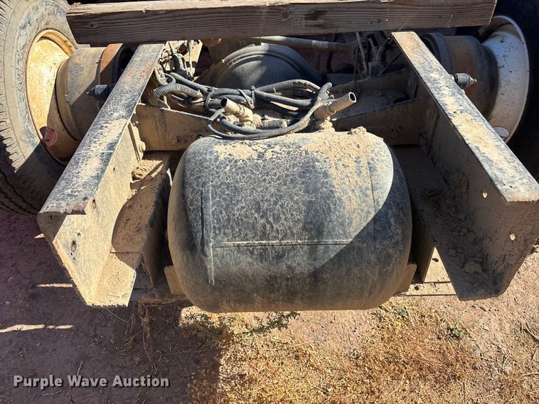 image for item ER7668 2016 Kenworth T270 truck cab and chassis