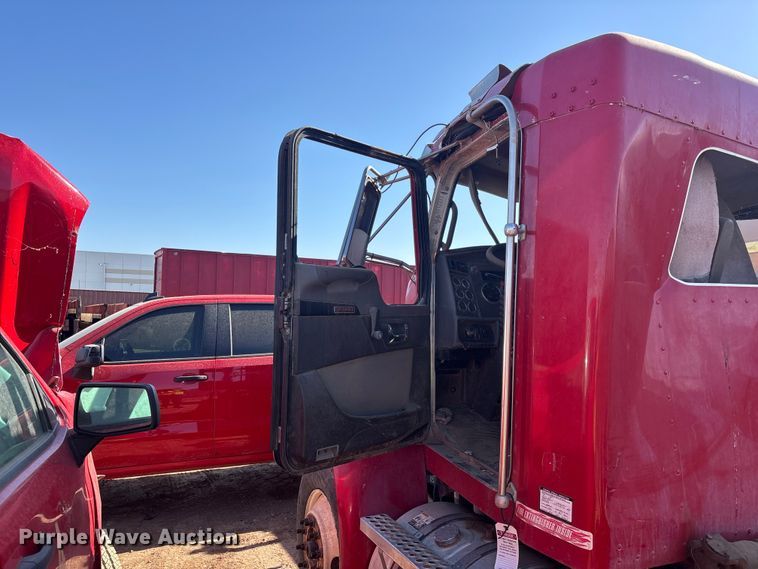 image for item ER7668 2016 Kenworth T270 truck cab and chassis