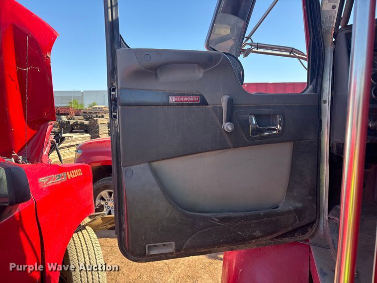 image for item ER7668 2016 Kenworth T270 truck cab and chassis
