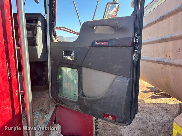 image for item ER7668 2016 Kenworth T270 truck cab and chassis