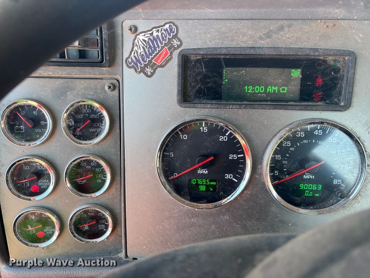 image for item ER7668 2016 Kenworth T270 truck cab and chassis