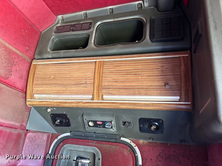 image for item ET2065 Sleeper cab