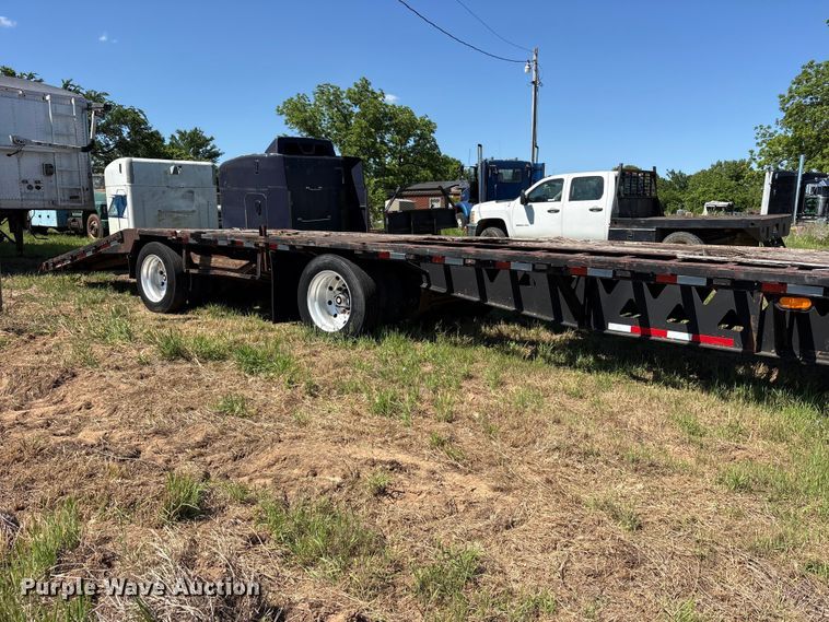 image for item ET2067 1997 Trail King Industries TK70LCS-482 drop deck equipment trailer