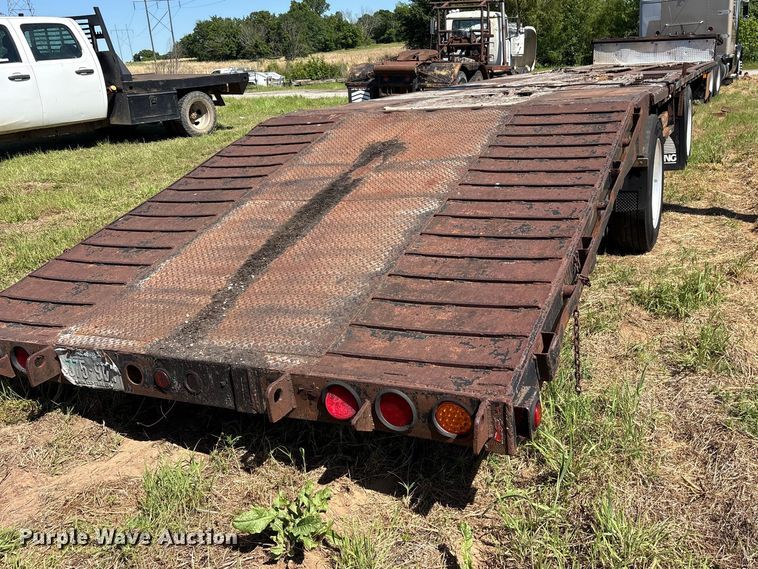 image for item ET2067 1997 Trail King Industries TK70LCS-482 drop deck equipment trailer