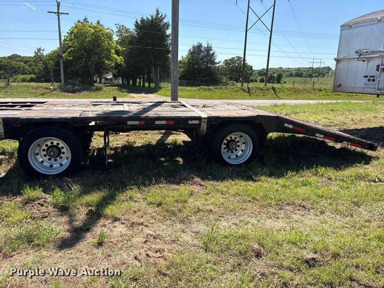 image for item ET2067 1997 Trail King Industries TK70LCS-482 drop deck equipment trailer
